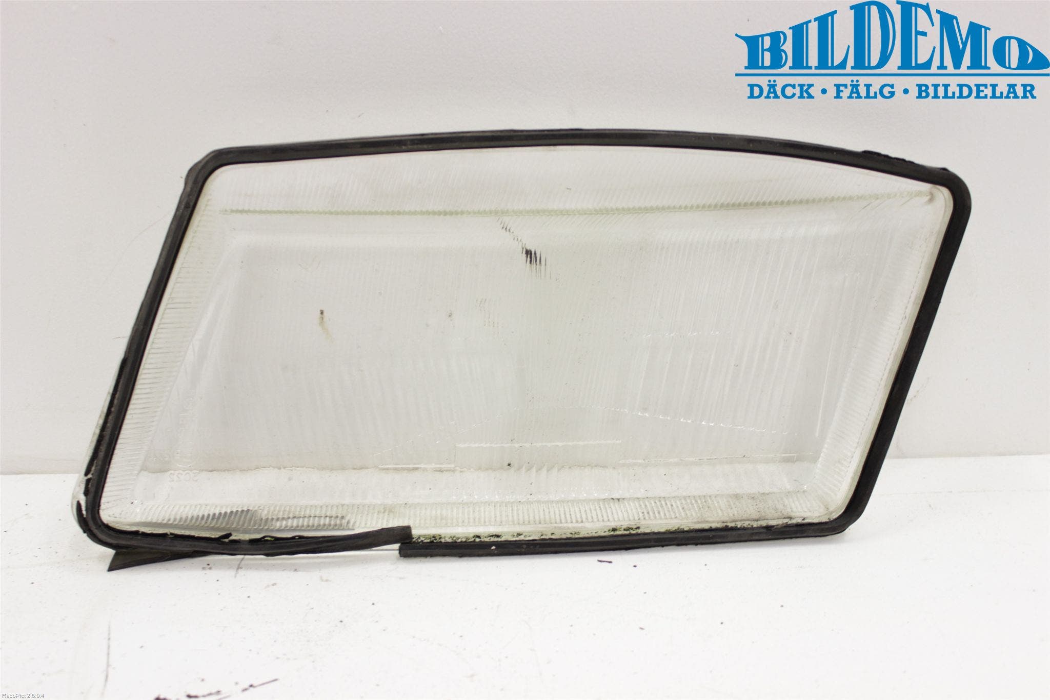 Saab 900      94-98 Strålkastarglas Hö