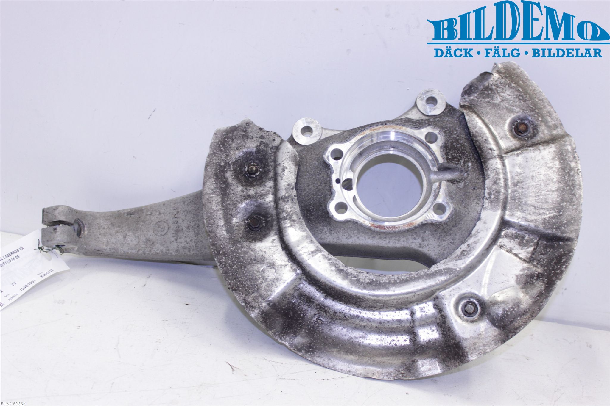 BMW 5 F10/F11/F18 09-17 Styrspindel Lagerhus Vä