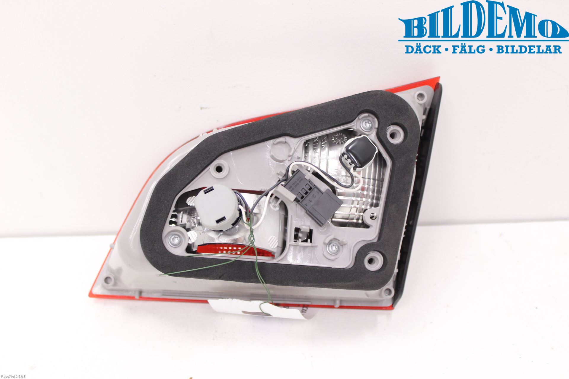 Opel ASTRA J 10-15 Bakljus Lucka Vä