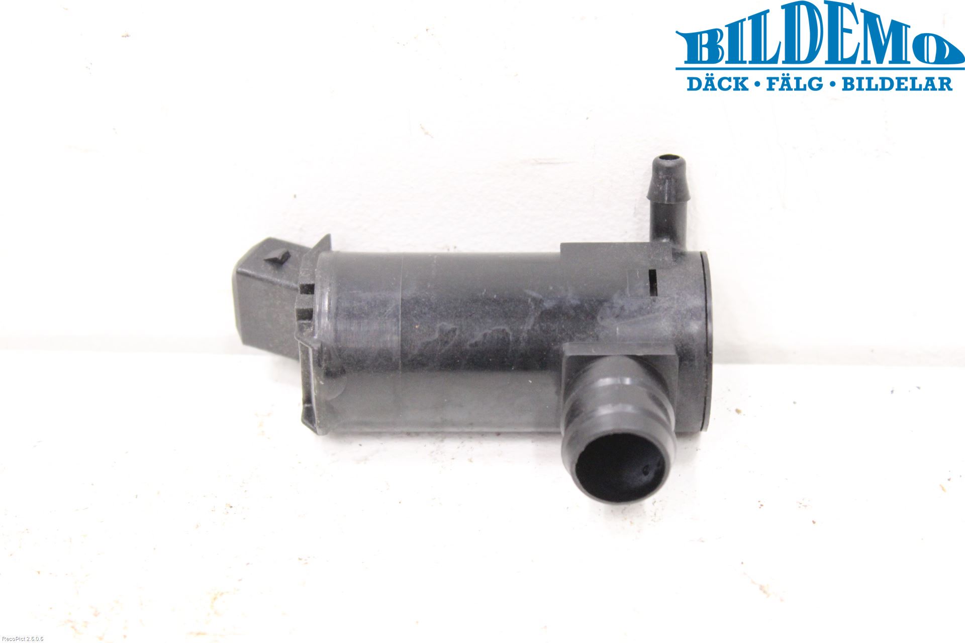 Volvo S70/V70/XC  97-00 Spolarpump Vindruta