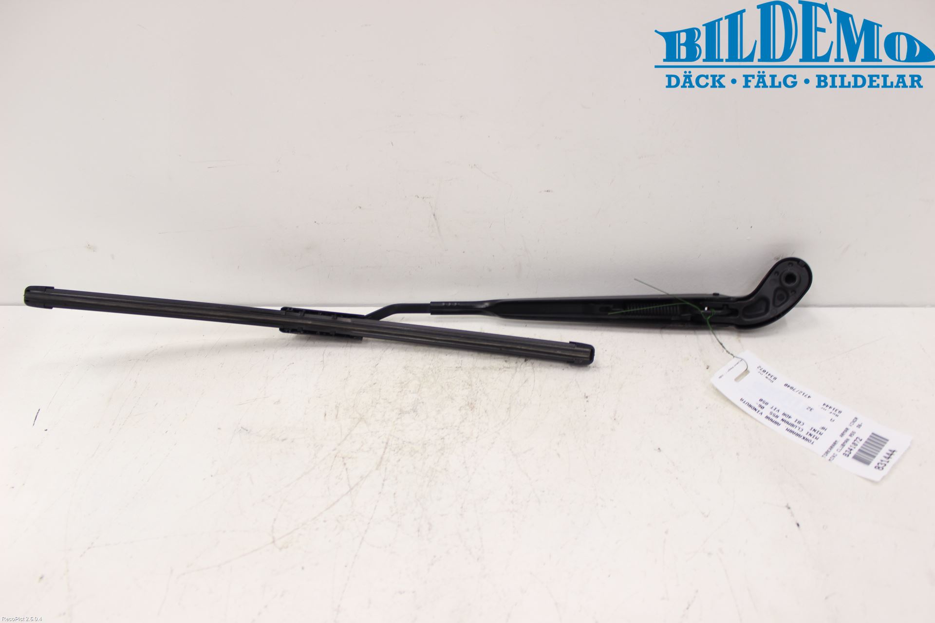 Mini CLUBMAN R55 06-14 Torkararm Armar Vindruta