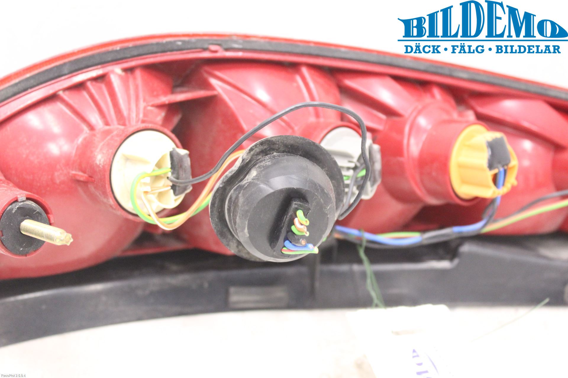 Ford MONDEO     01-06 Bakljus Höger