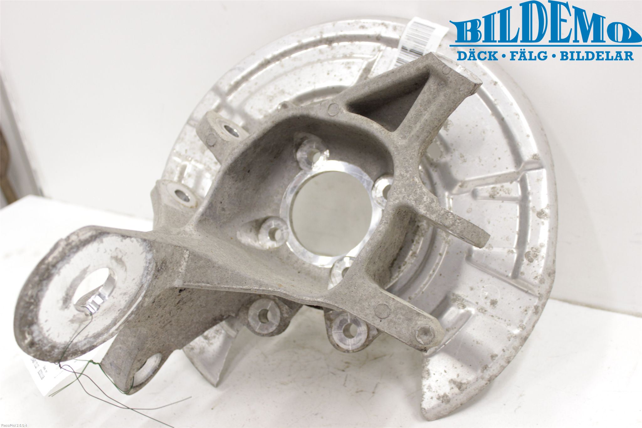 BMW 5 F10/F11/F18 09-17 Hjullagerhus-Spindel Hö B
