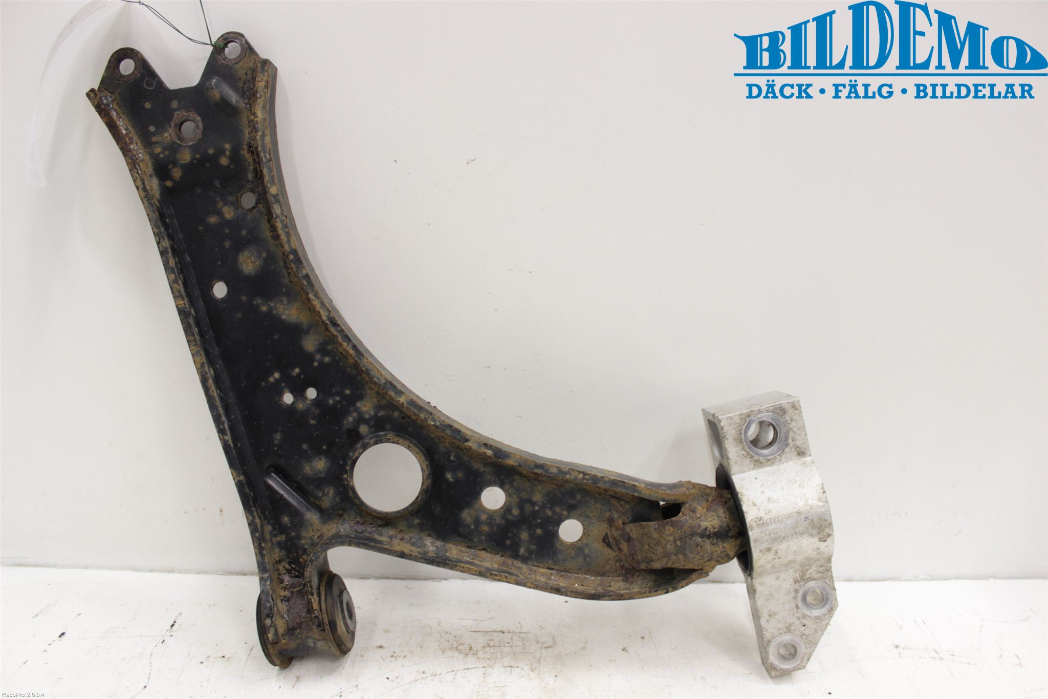 Volkswagen VW CADDY      04-10 Bärarm Fram Undre Vä