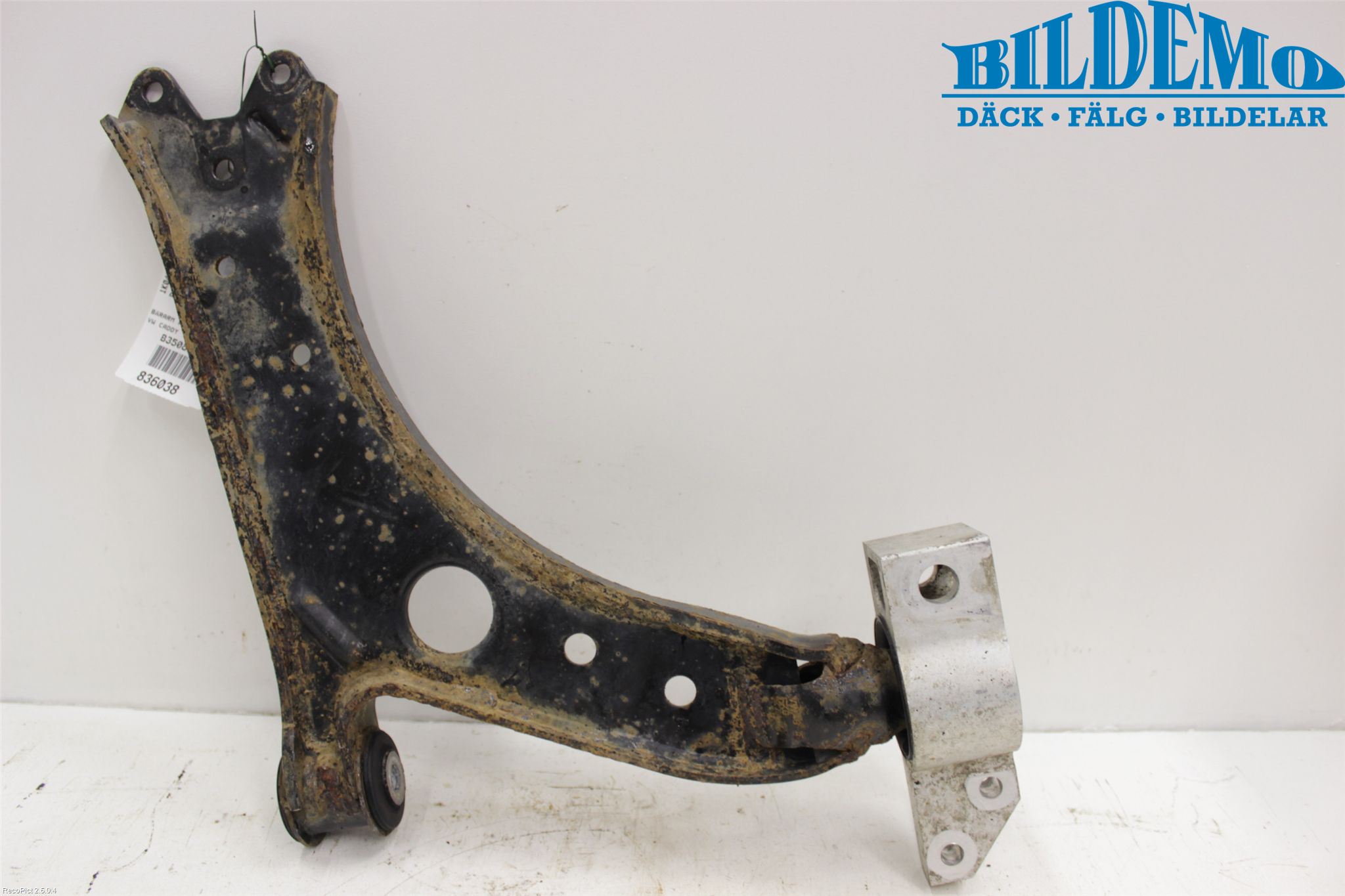 Volkswagen VW CADDY      04-10 Bärarm Fram Undre Hö