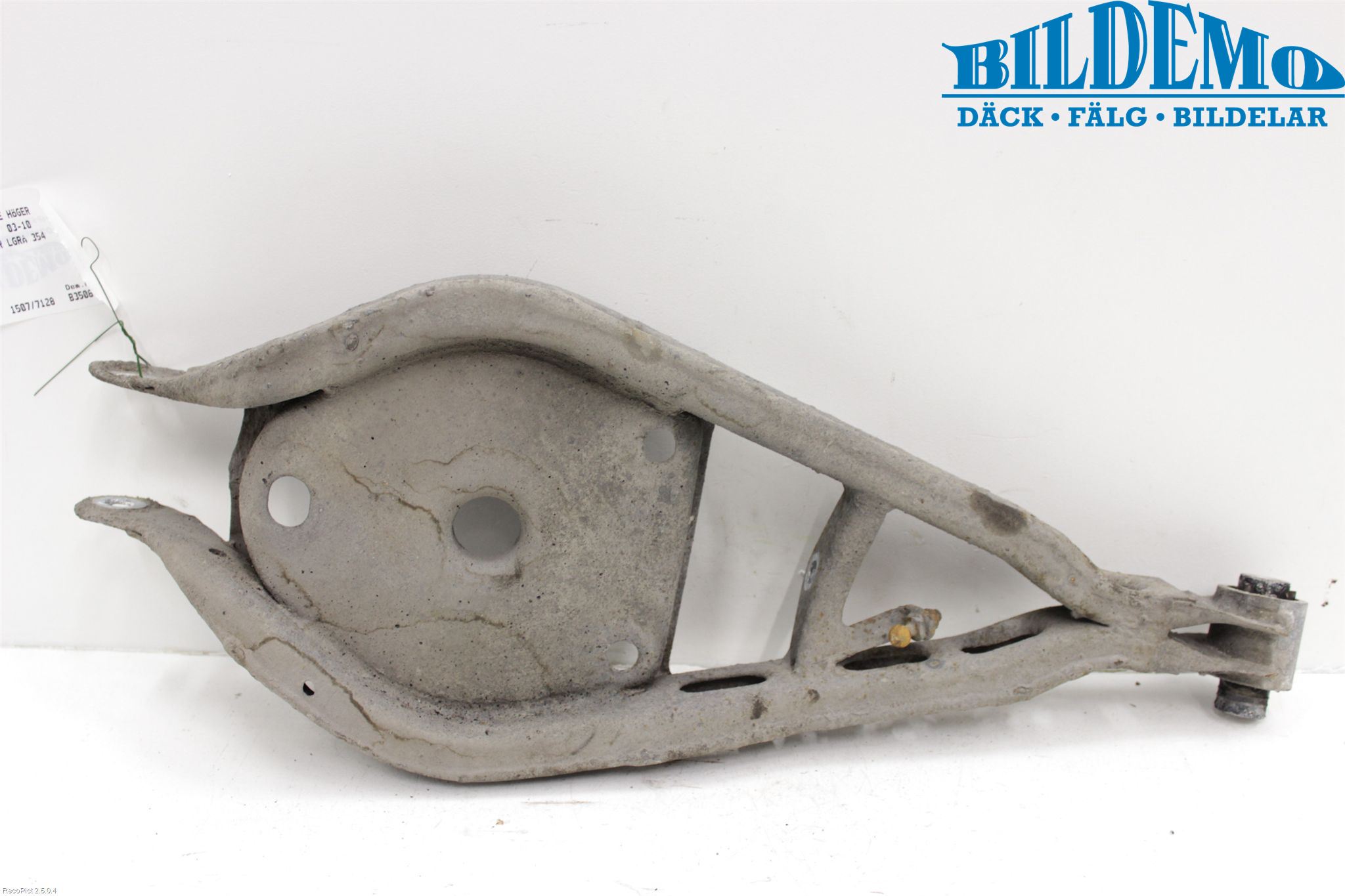 BMW X3 E83     03-10 Bärarm Bak Övre Höger