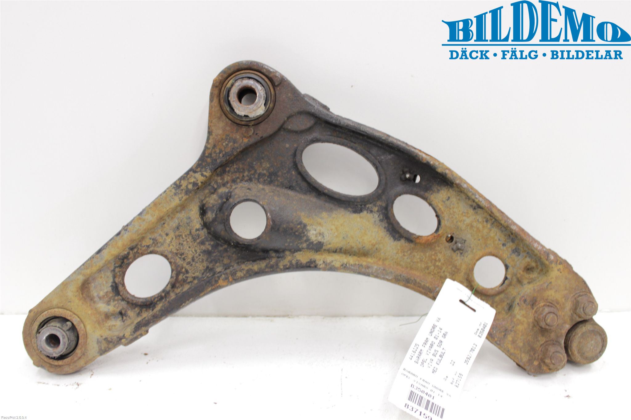 Opel VIVARO 01-14 Bärarm Fram Undre Vä