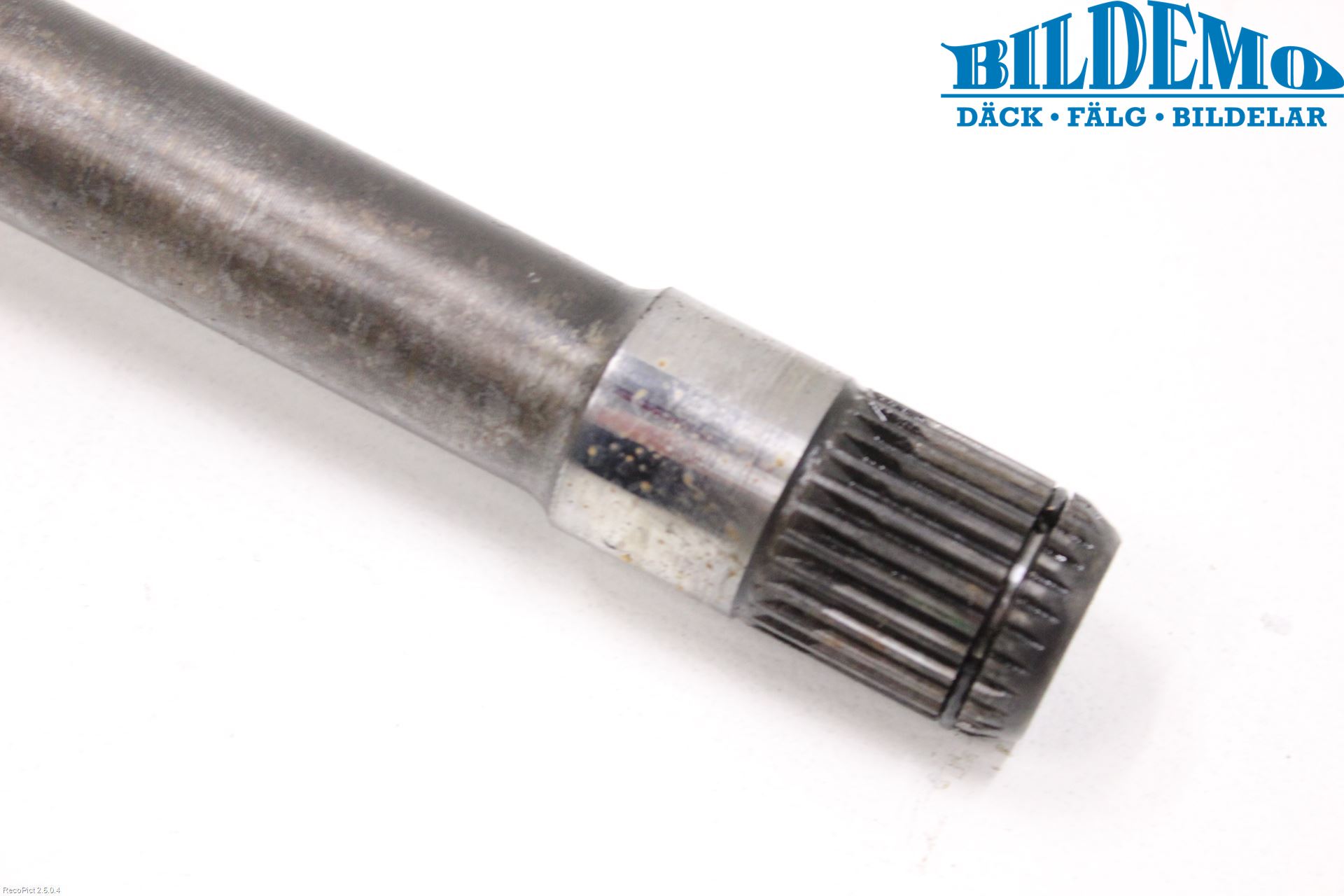 BMW X3 E83     03-10 Drivaxel Fram Höger