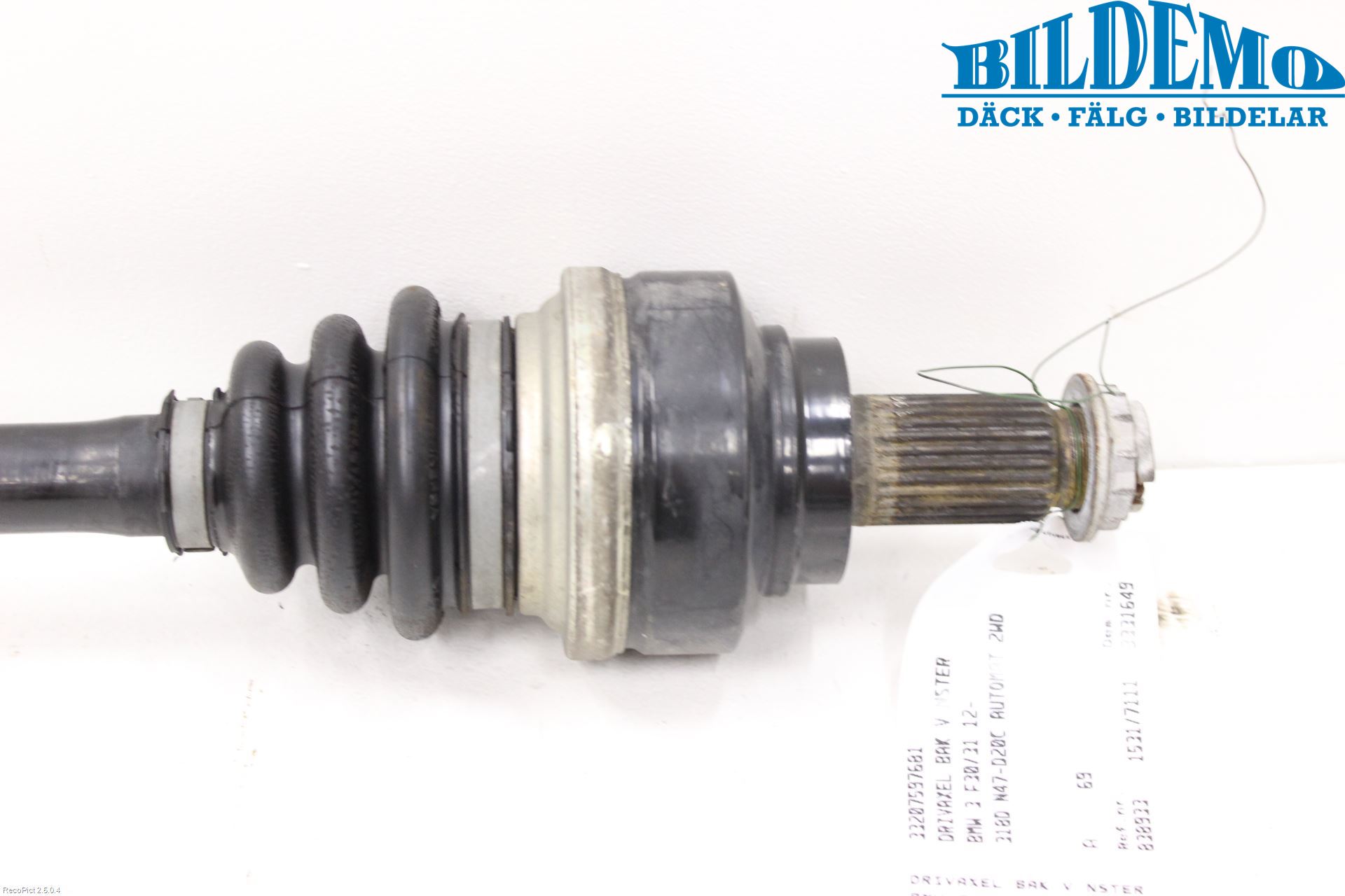 BMW 3 F30/F31/F80 12-19 Drivaxel Bak Vänster