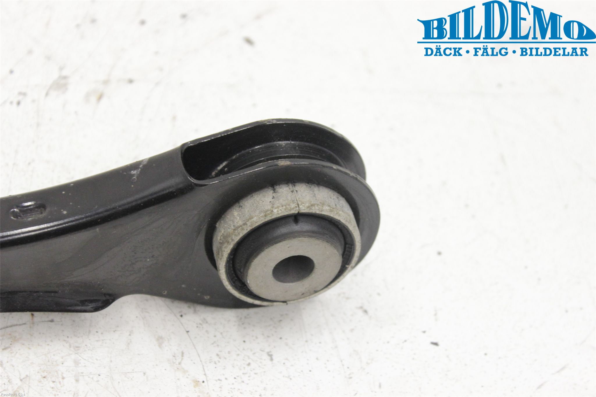 BMW 3 F30/F31/F80 12-19 Bärarm Bak Höger