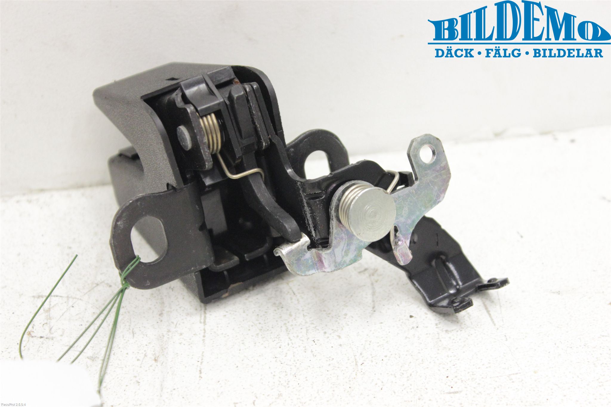 Volkswagen VW CADDY      04-10 Låskista Baklucka