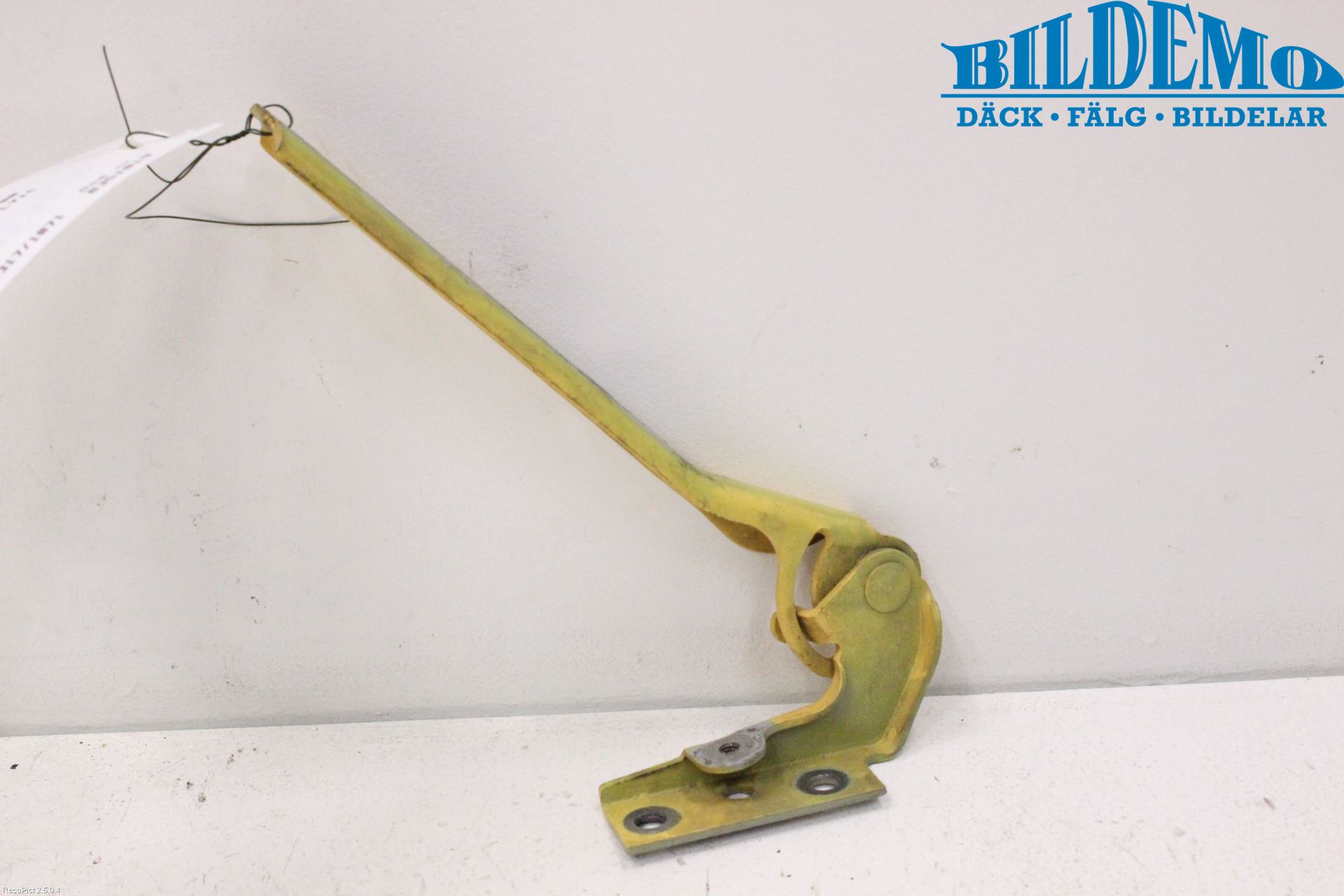 Audi A4/S4 99B-00 Huvgångjärn