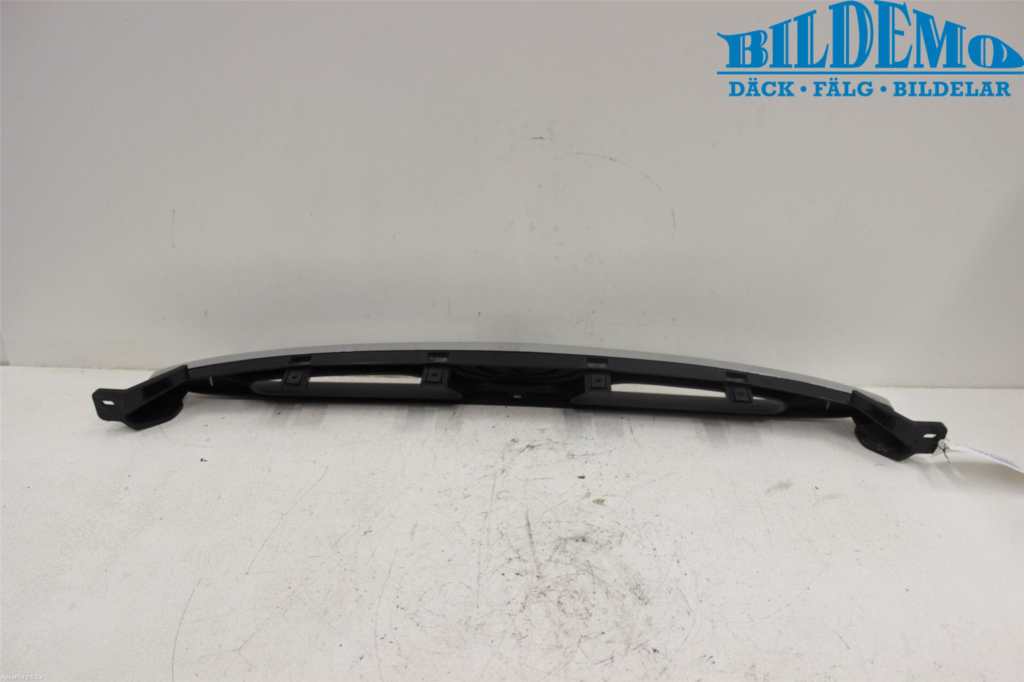 Ford ESCORT     95-00 Grill-Galler