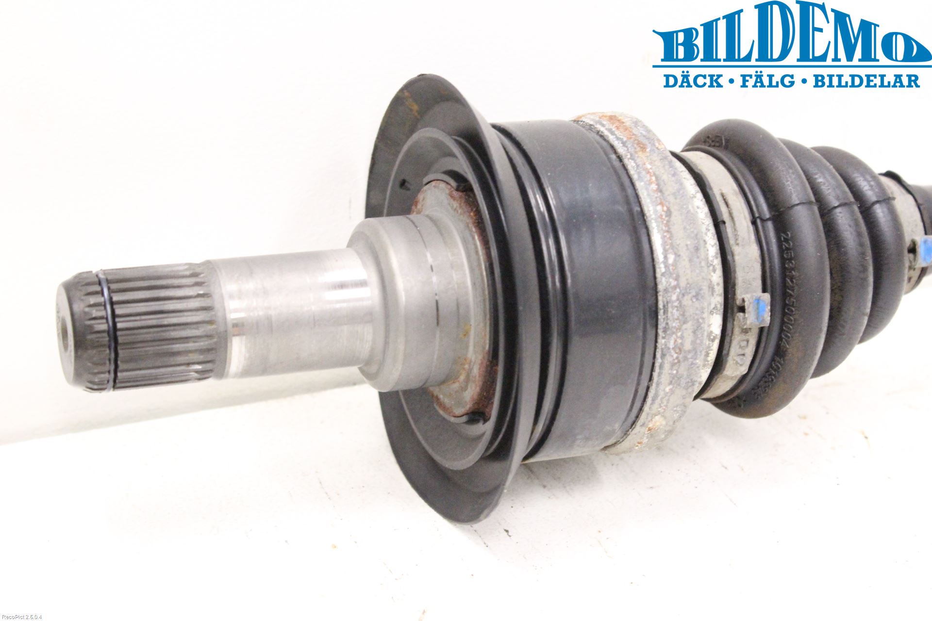 BMW 1 F20/F21 11-19 Drivaxel Bak Vänster