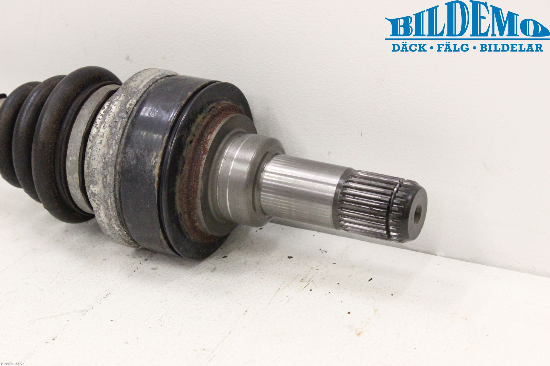 BMW 1 F20/F21 11-19 Drivaxel Bak Höger