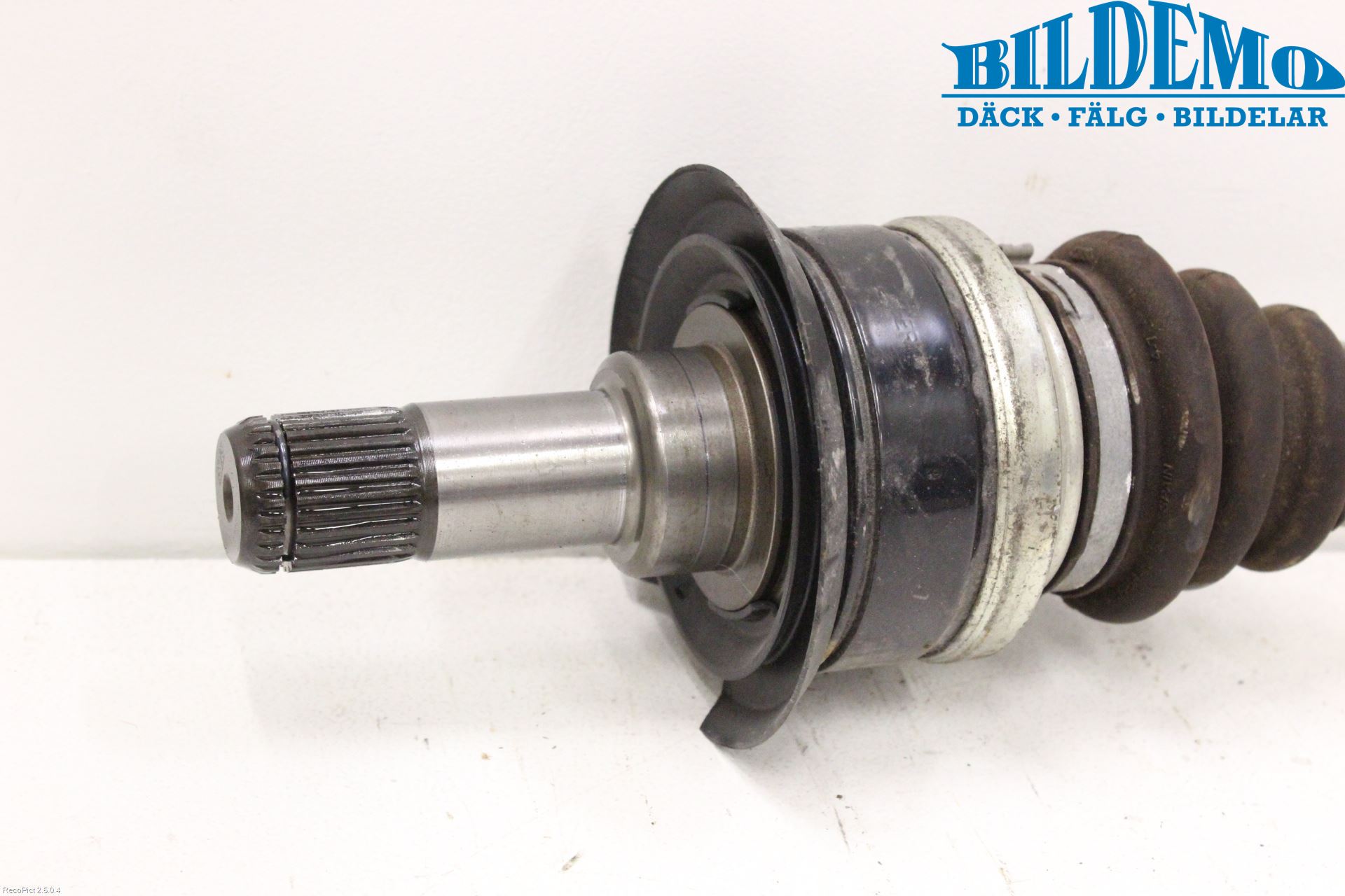 BMW 3 F30/F31/F80 12-19 Drivaxel Bak Höger