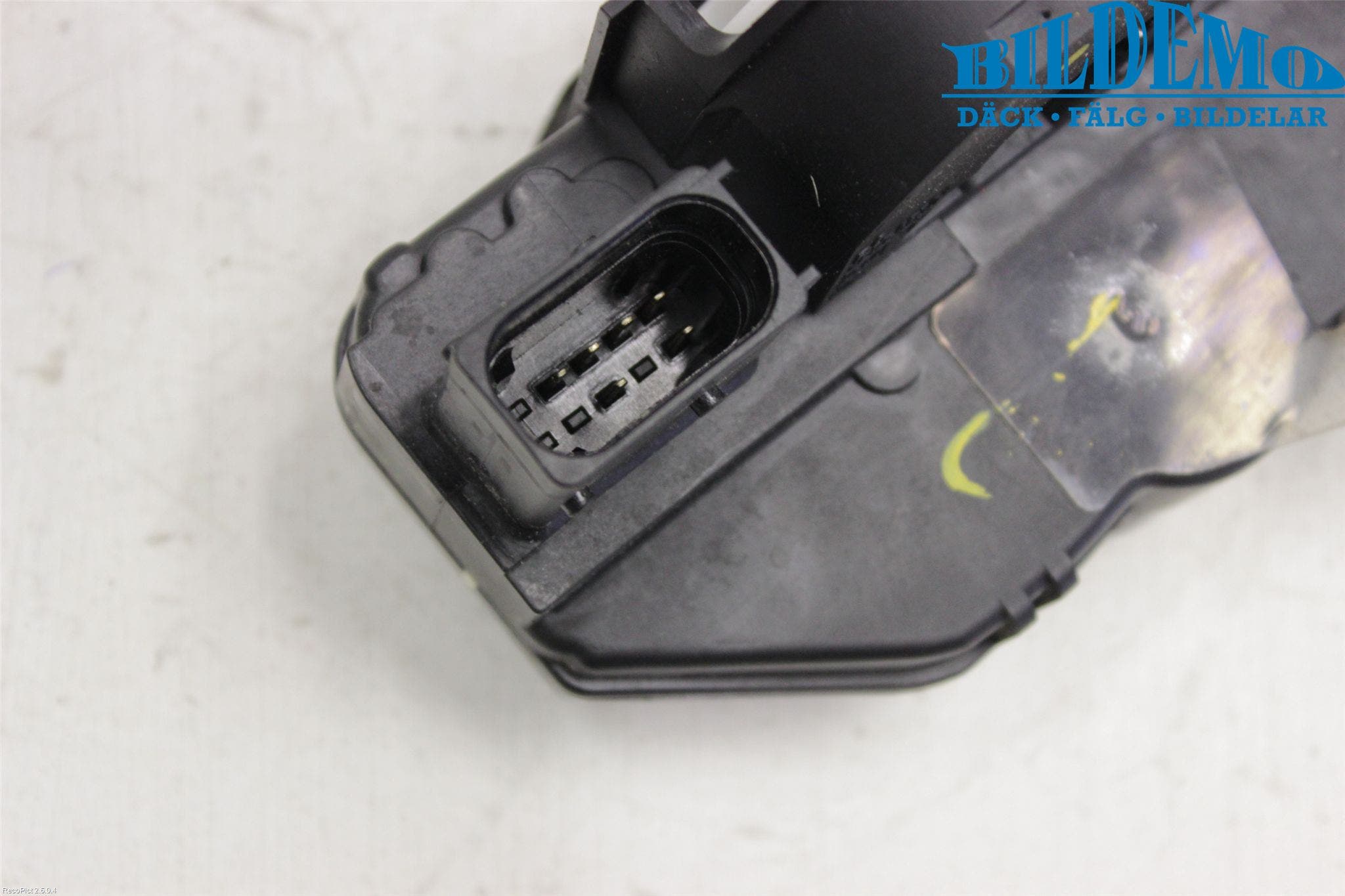 Opel INSIGNIA 09-16 Låskista-Dörrlås