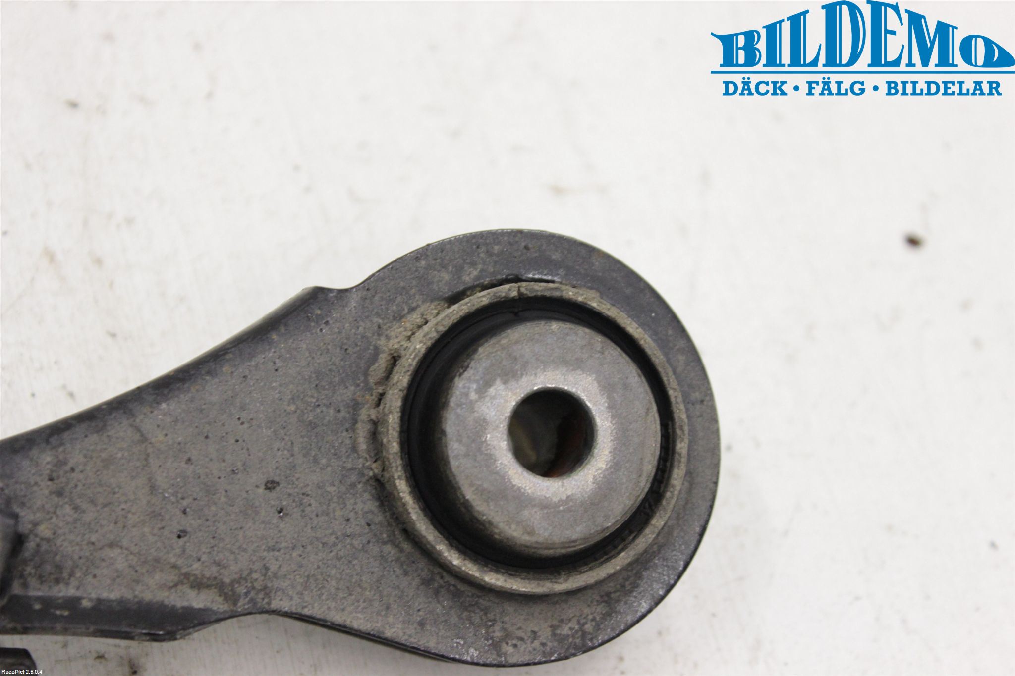BMW 3 F30/F31/F80 12-19 Bärarm Bak Övre Vänster