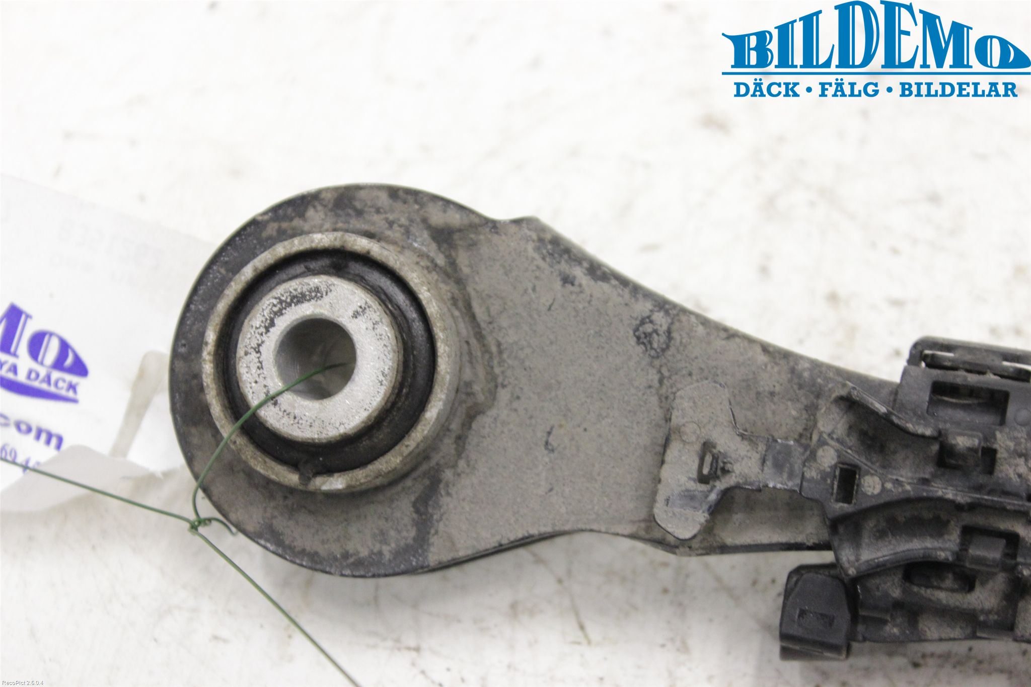 BMW 3 F30/F31/F80 12-19 Bärarm Bak Övre Vänster