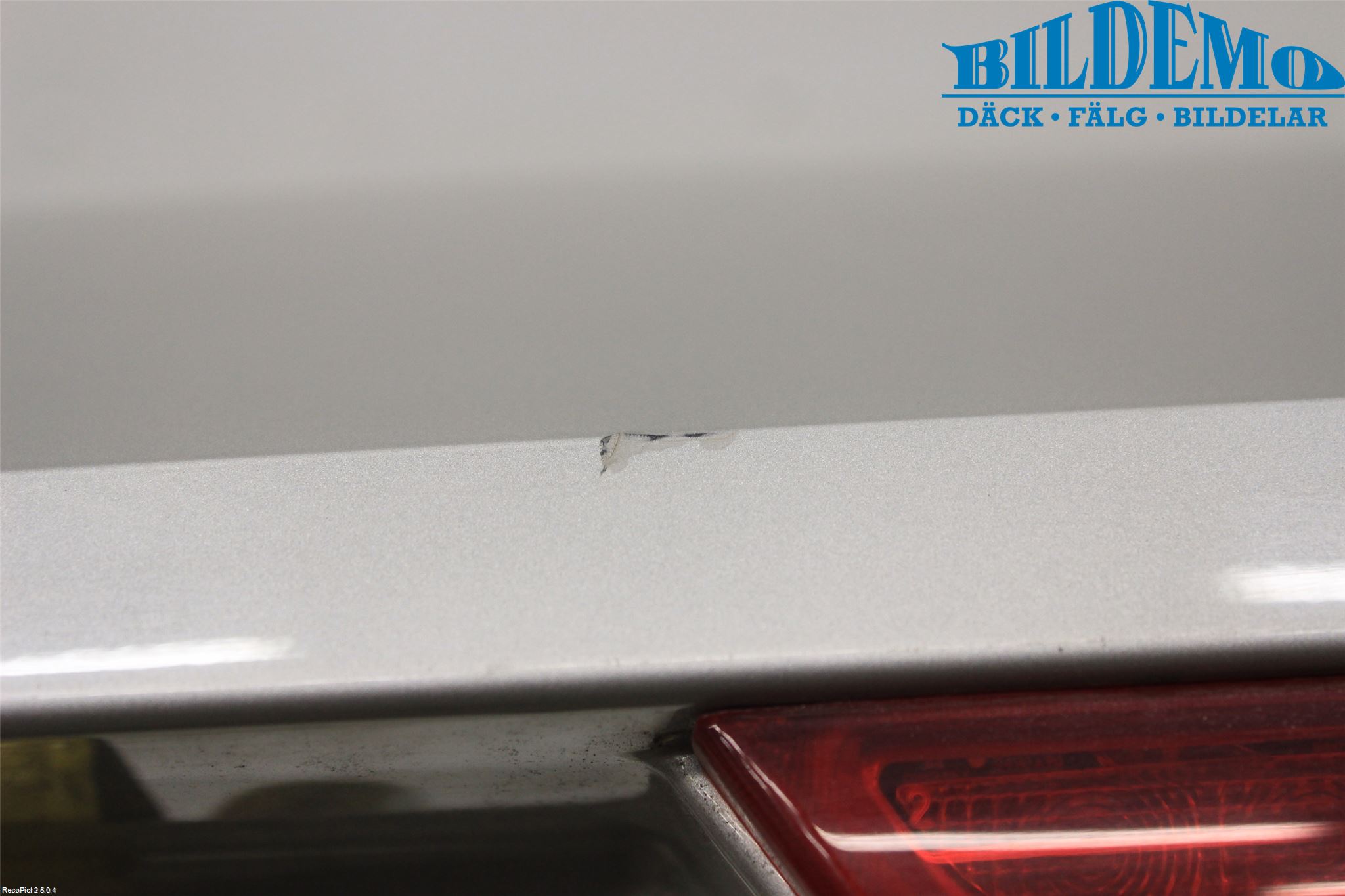 Chevrolet SUBURBAN Spoiler Baklucka