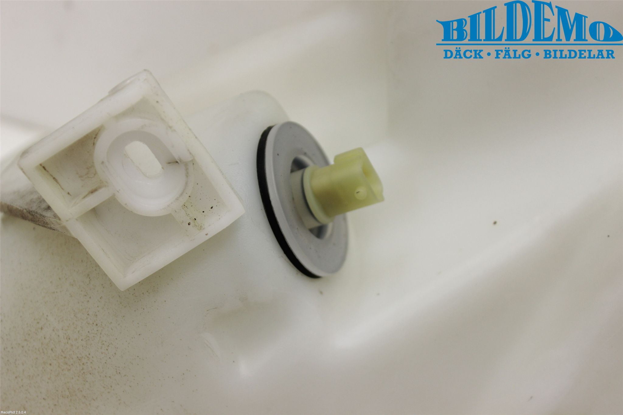 Saab 9-5 -05 Spolartank Vindruta