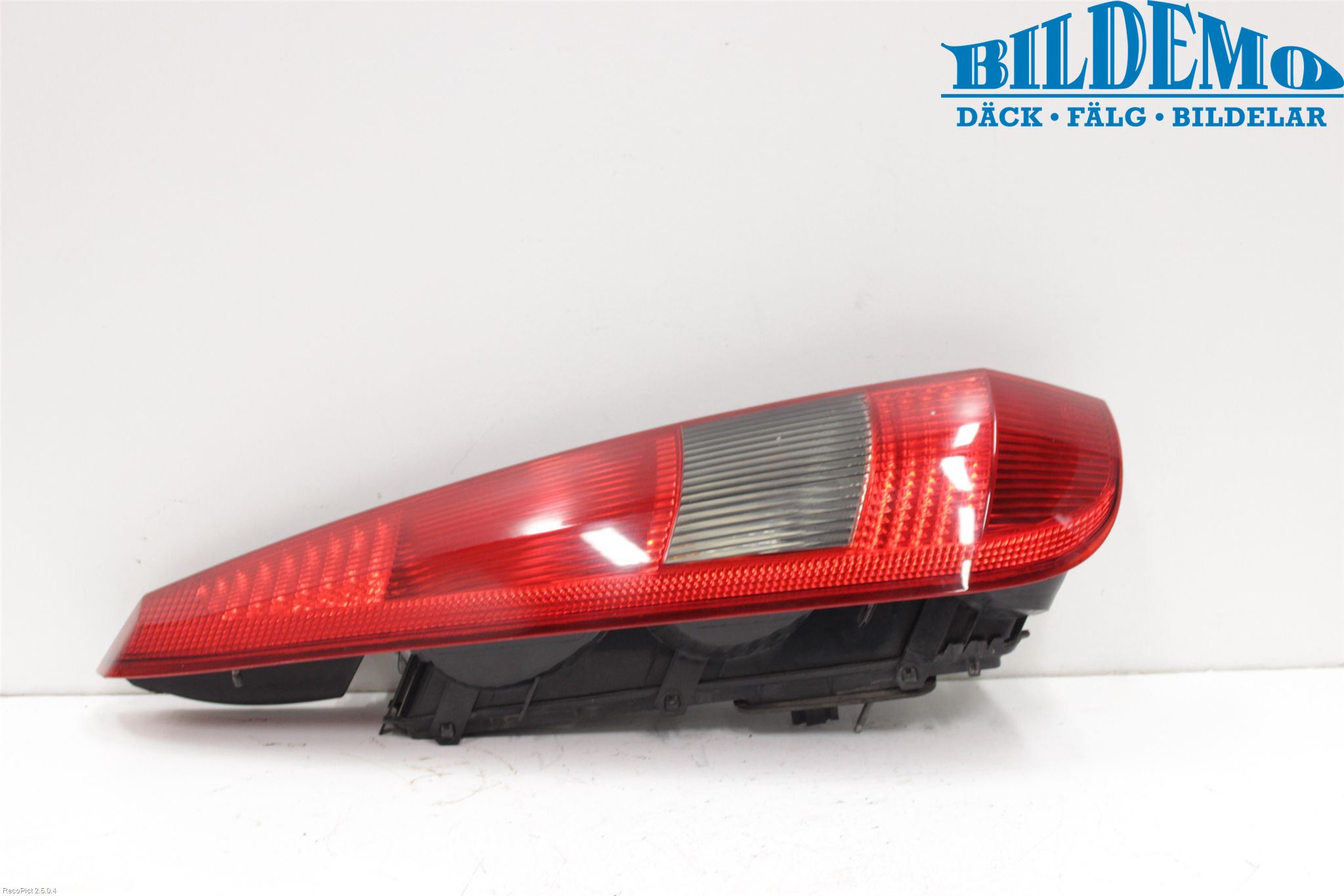 Ford FIESTA     02-05 Bakljus Vänster