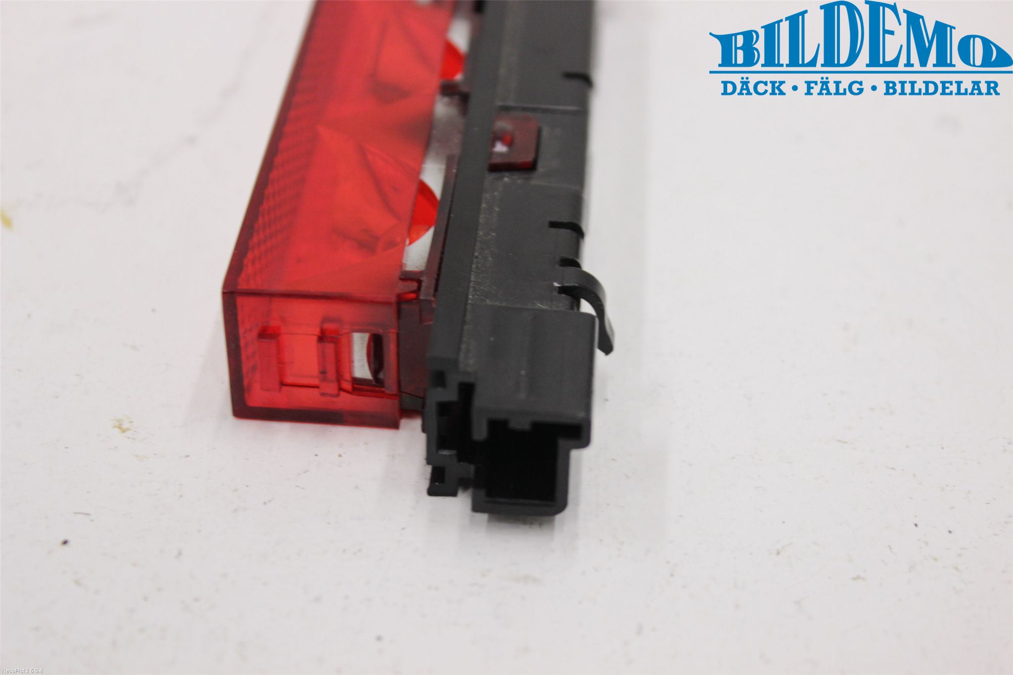 Ford FOCUS     04-07 Bromsljus Bakruta