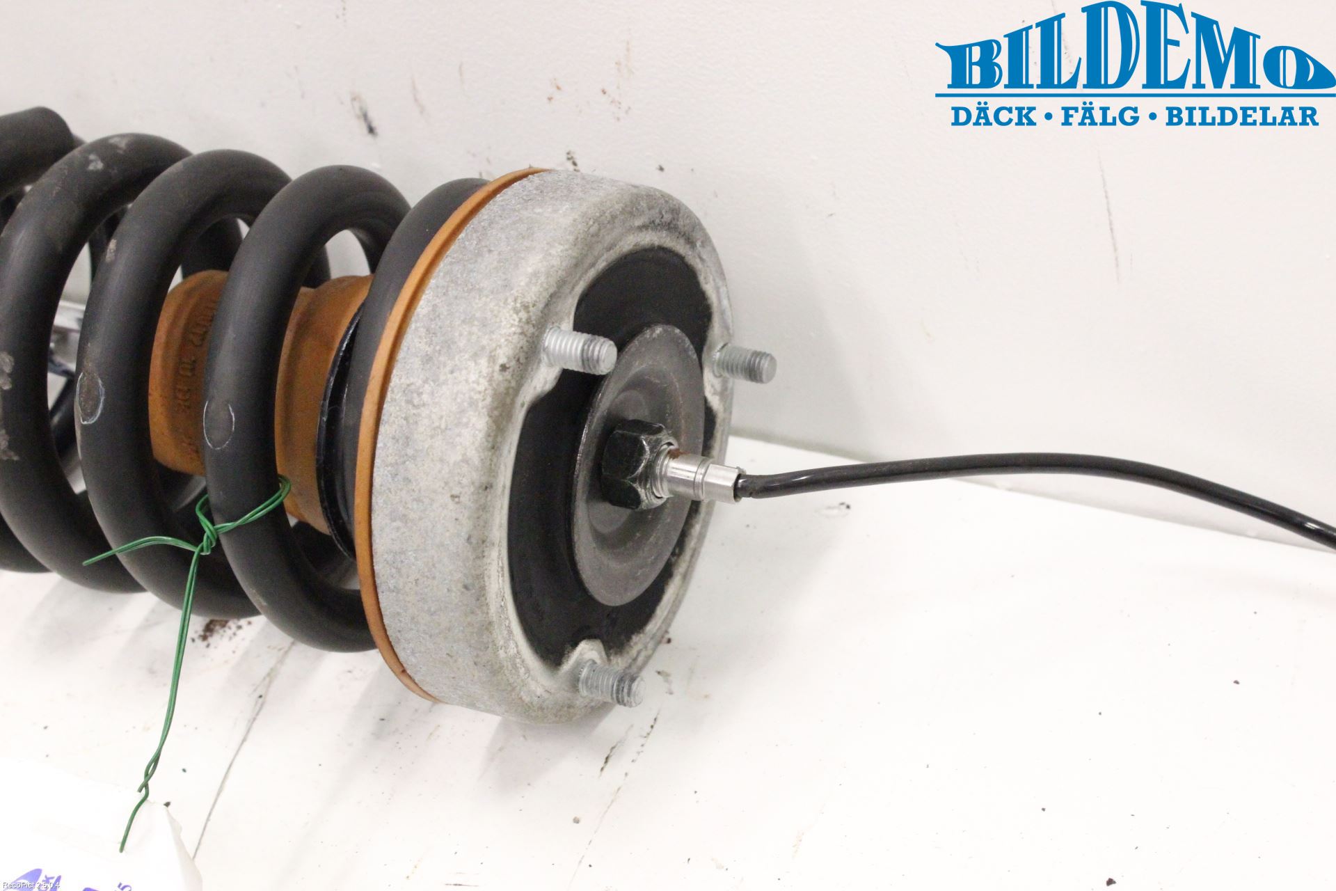 BMW 5 E60/61 Sed/Tou 02-10 Fjäderben Bak Höger