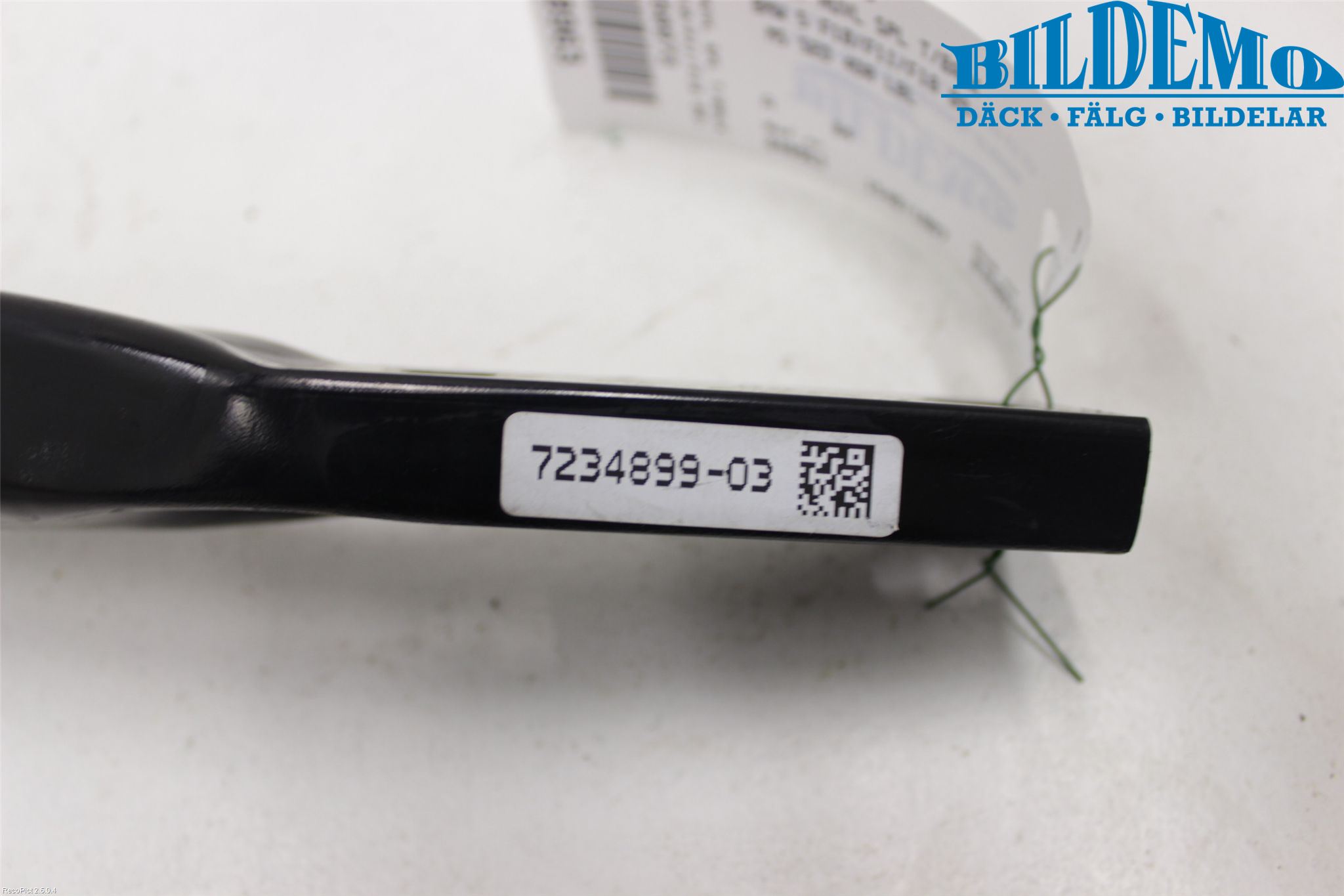 BMW 5 F10/F11/F18 09-17 Front Huvlåsplåt-Balk