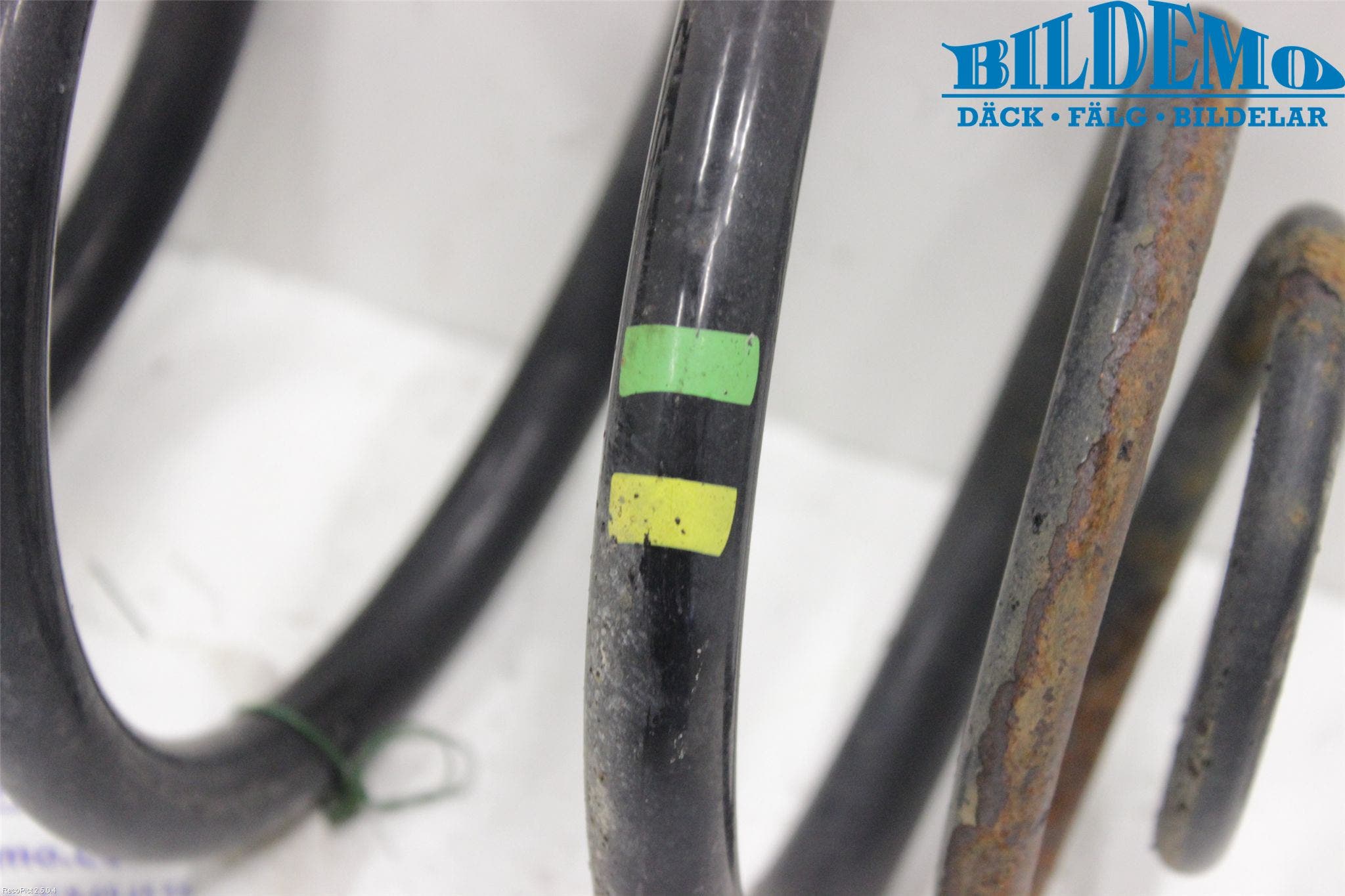 Opel VIVARO 01-14 Fjäder Bak