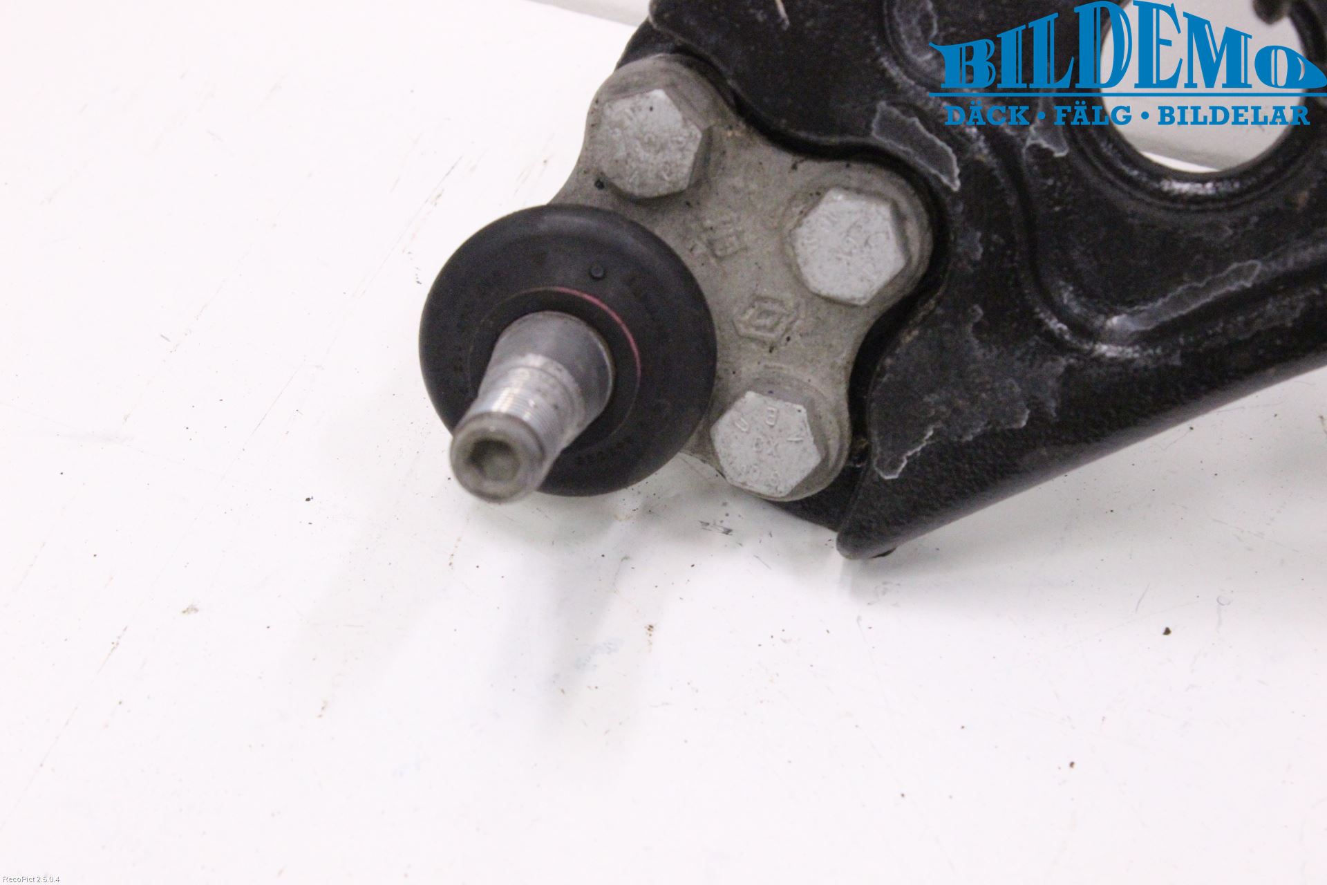 Opel VIVARO 01-14 Bärarm Fram Undre Vä