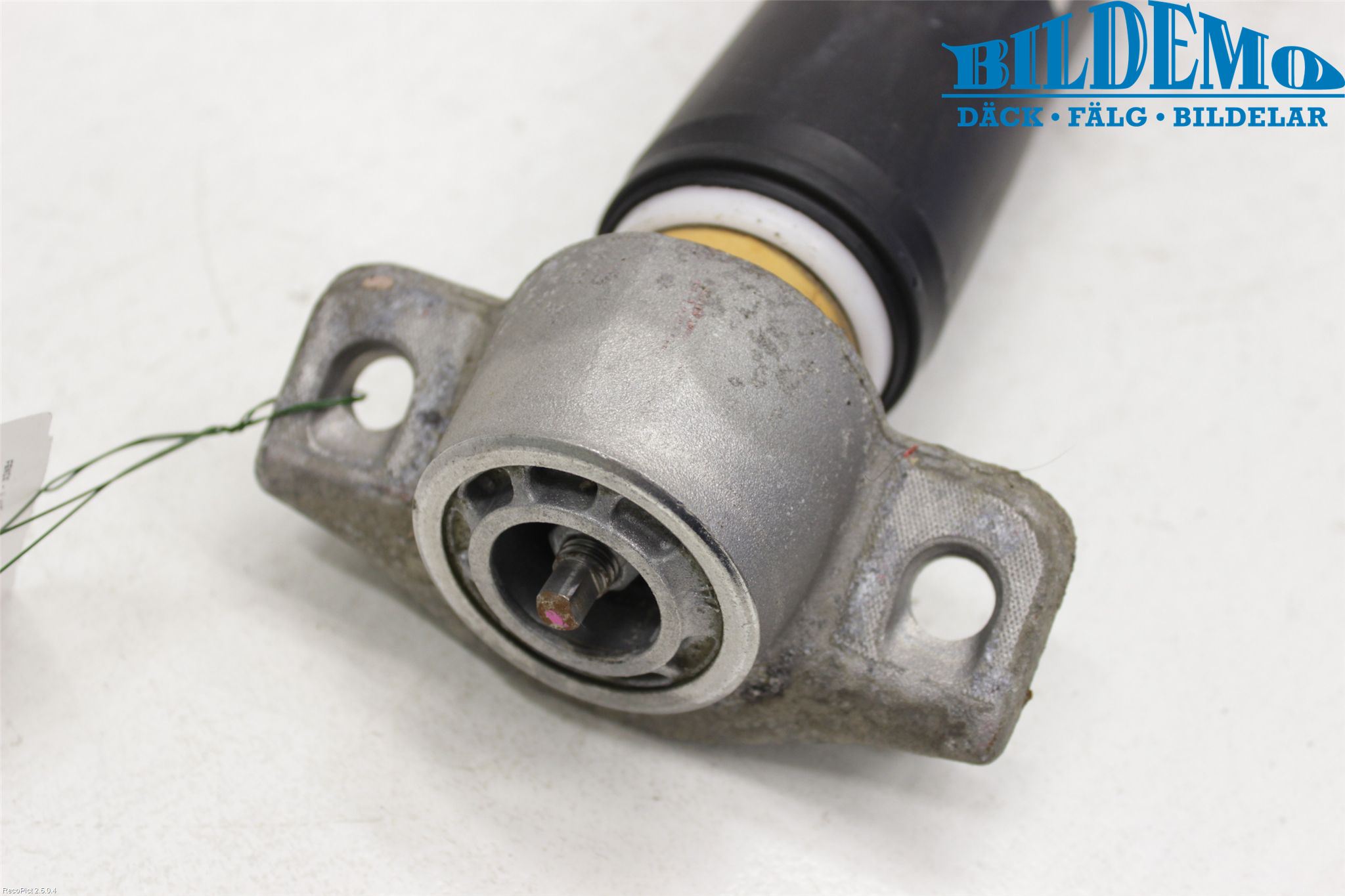 Opel ASTRA J 10-15 Stötdämpare Bak