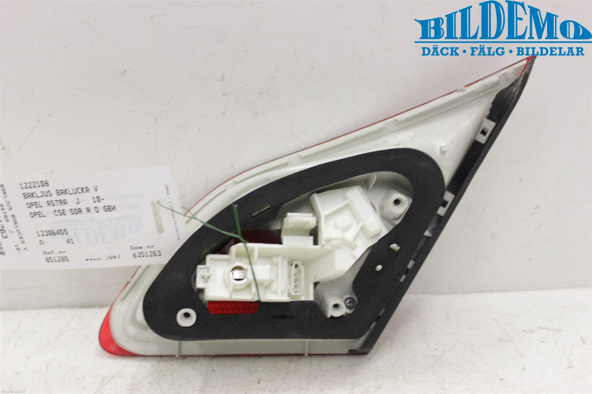 Opel ASTRA J 10-15 Bakljus Lucka Vä