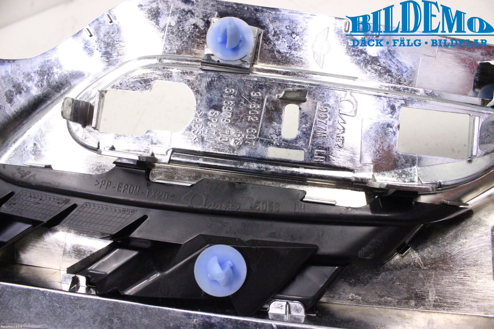 Mini COUNTRYMAN R60 11-16 List Framskärm Vä