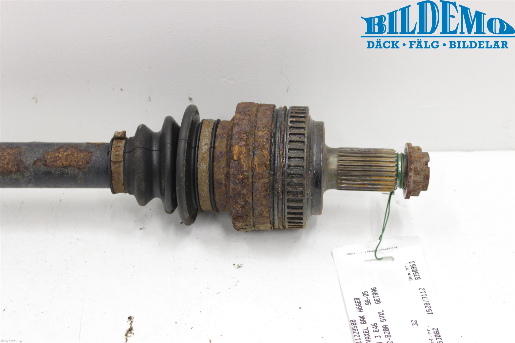 Mercedes-Benz MB C-KLASS (W204) 07-15 Drivaxel Bak Höger