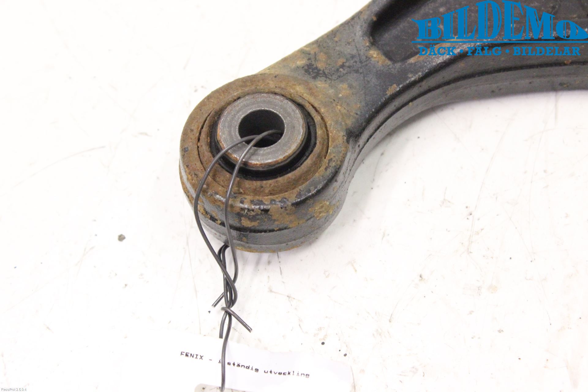 Volvo V70 08-13 Bärarm Bak Vänster