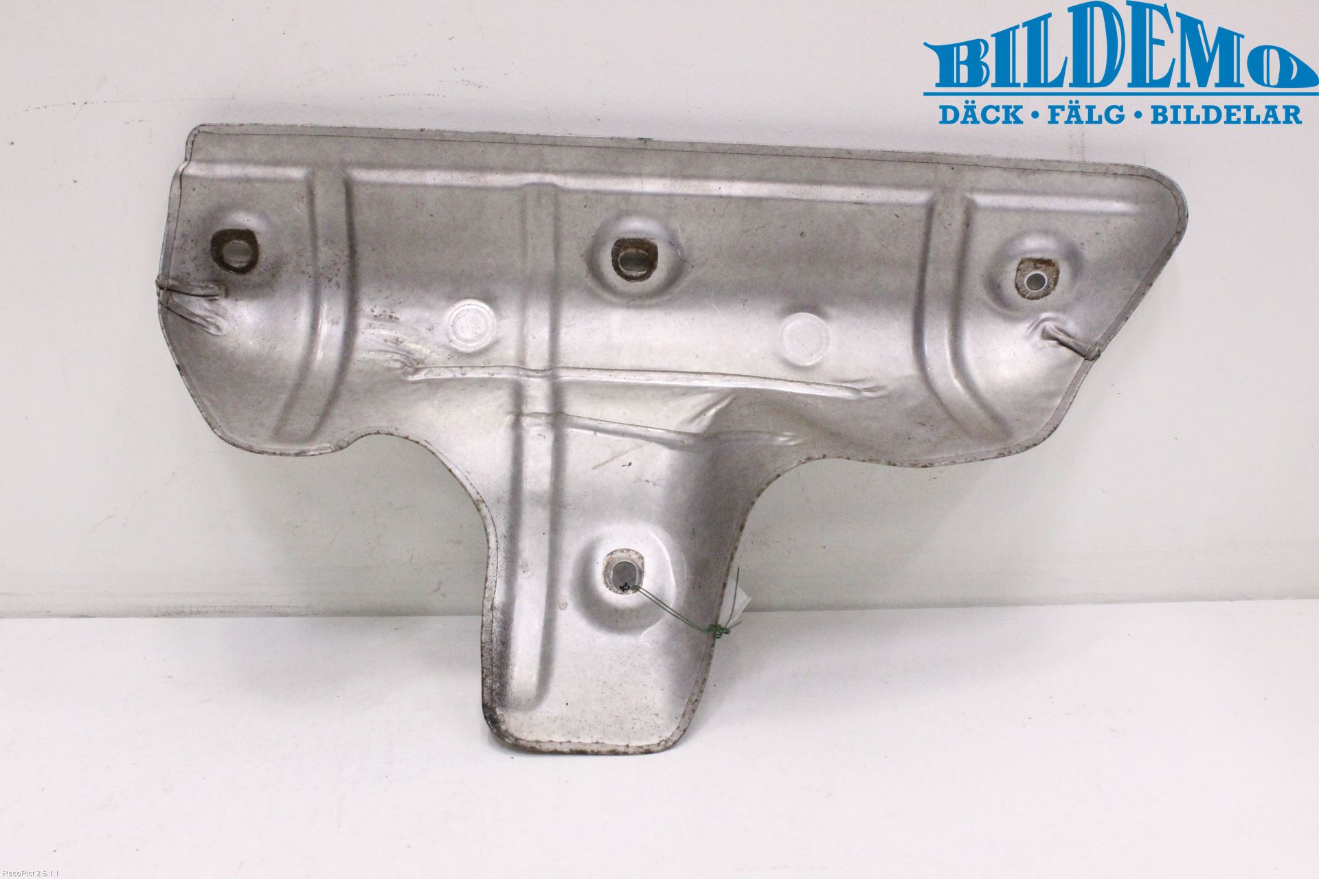 Volvo V70 08-13 Avgas Förvärmningsplåt