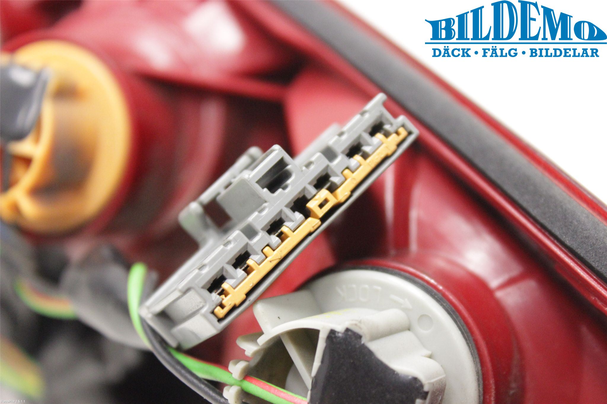 Ford MONDEO     01-06 Bakljus Höger