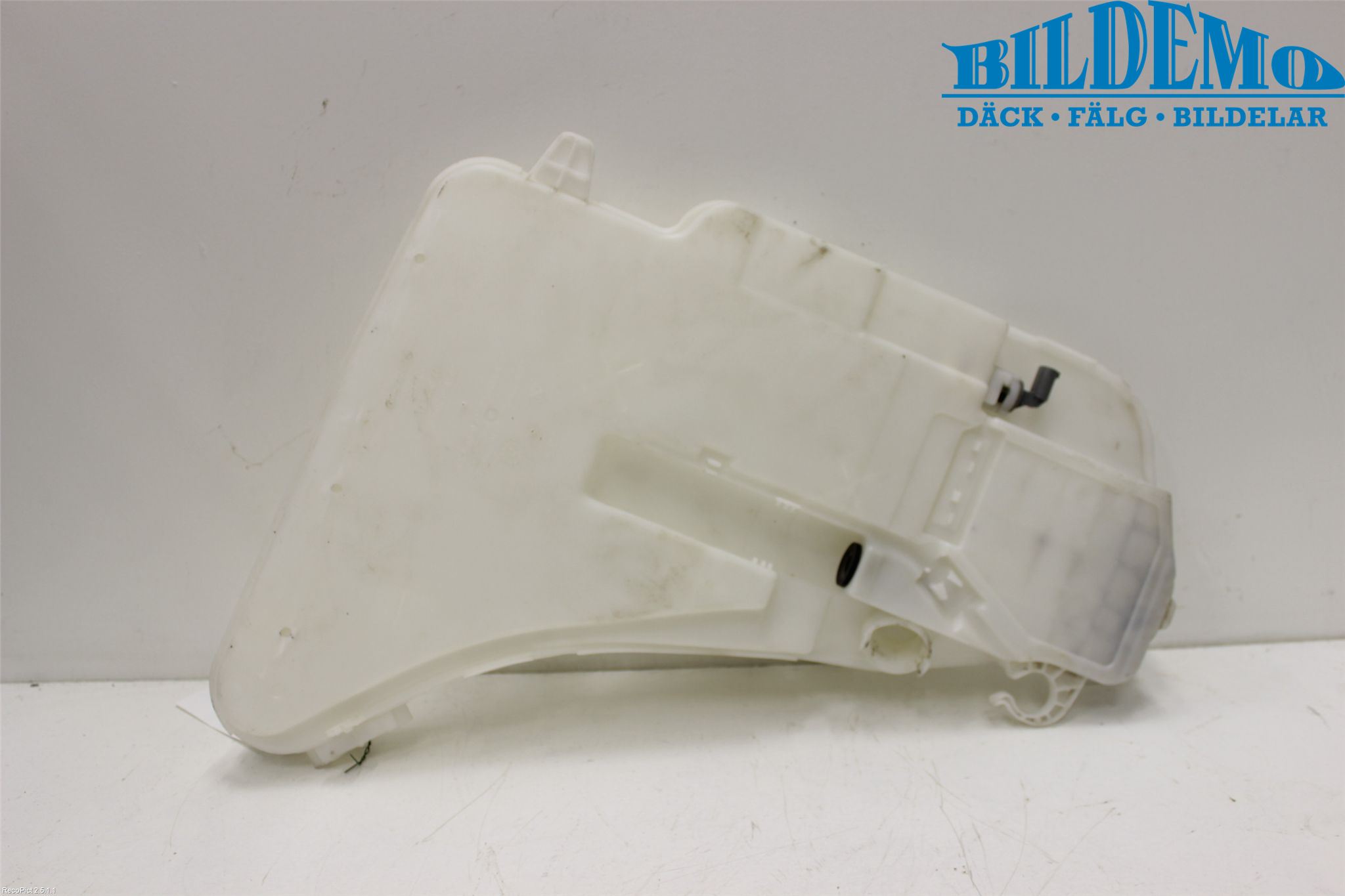 BMW 5 F10/F11/F18 09-17 Spolartank Vindruta-Strål