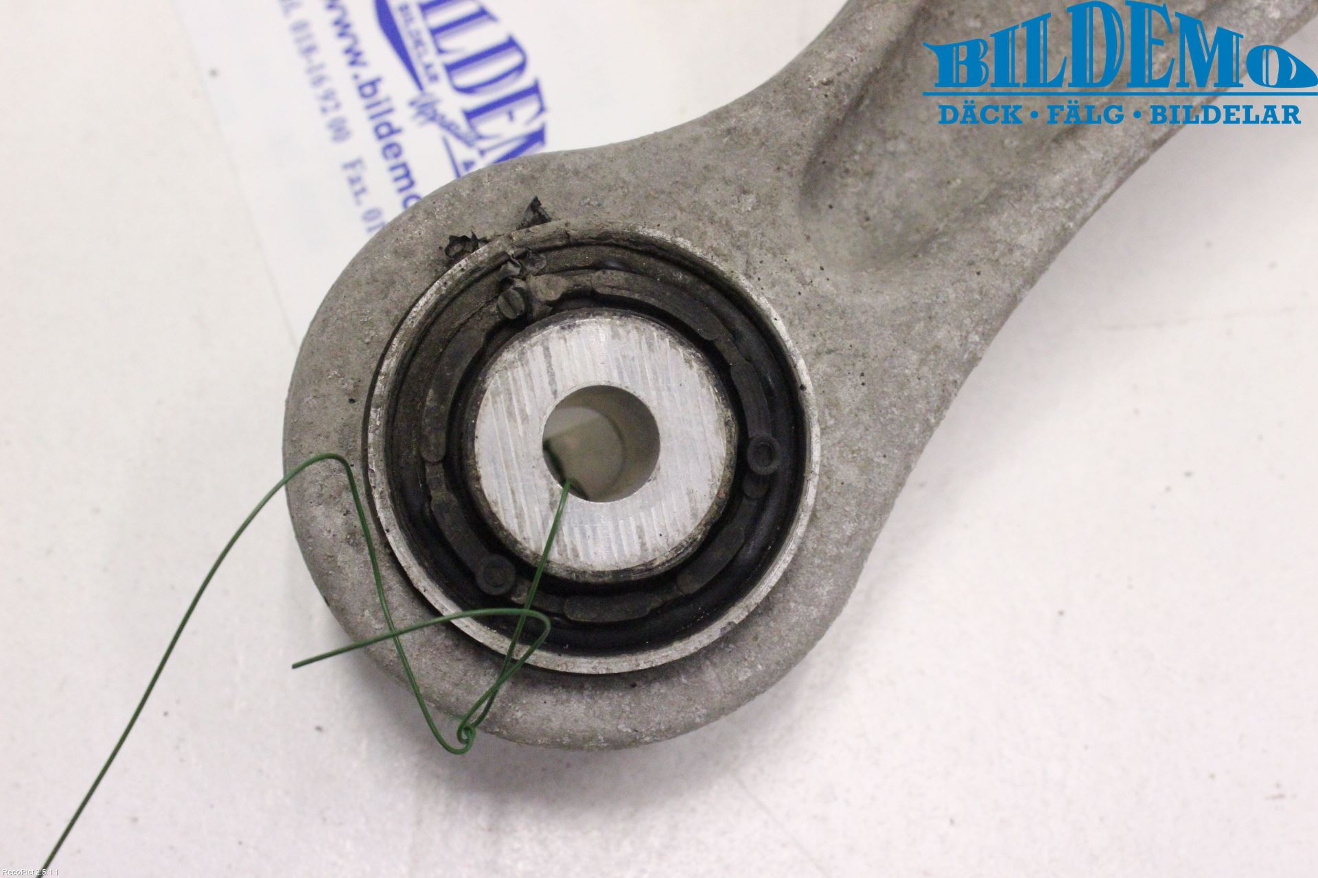 BMW 5 F10/F11/F18 09-17 Bärarm Bak Höger