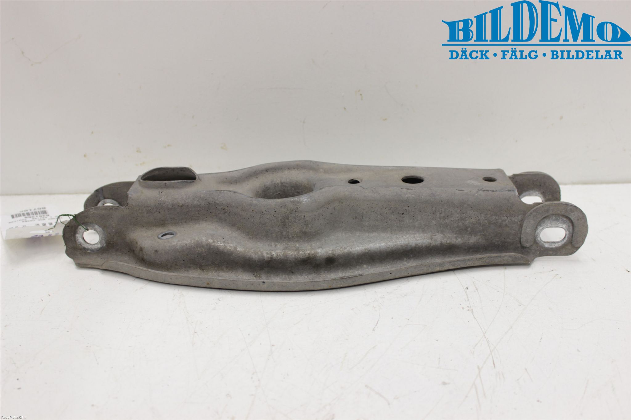 BMW 1 E82/88 Coupé/Cab 06-13 Bärarm Bak Höger