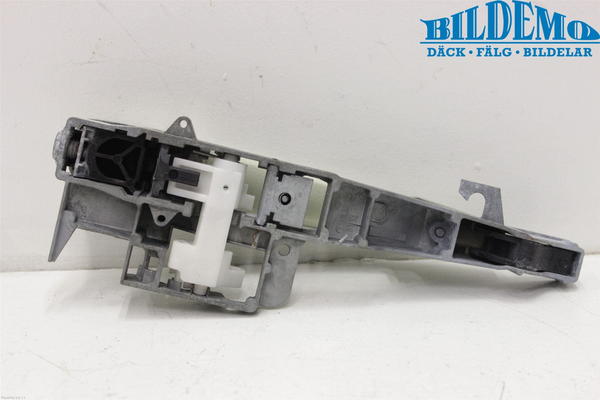 Peugeot 407 Dörrhandtag Yttre Hö