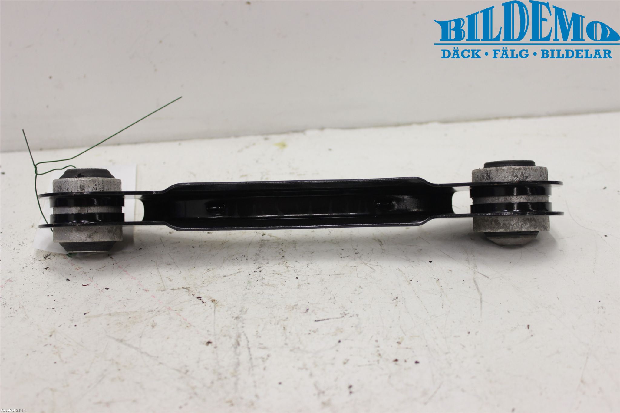 BMW 3 F30/F31/F80 12-19 Bärarm Bak Höger