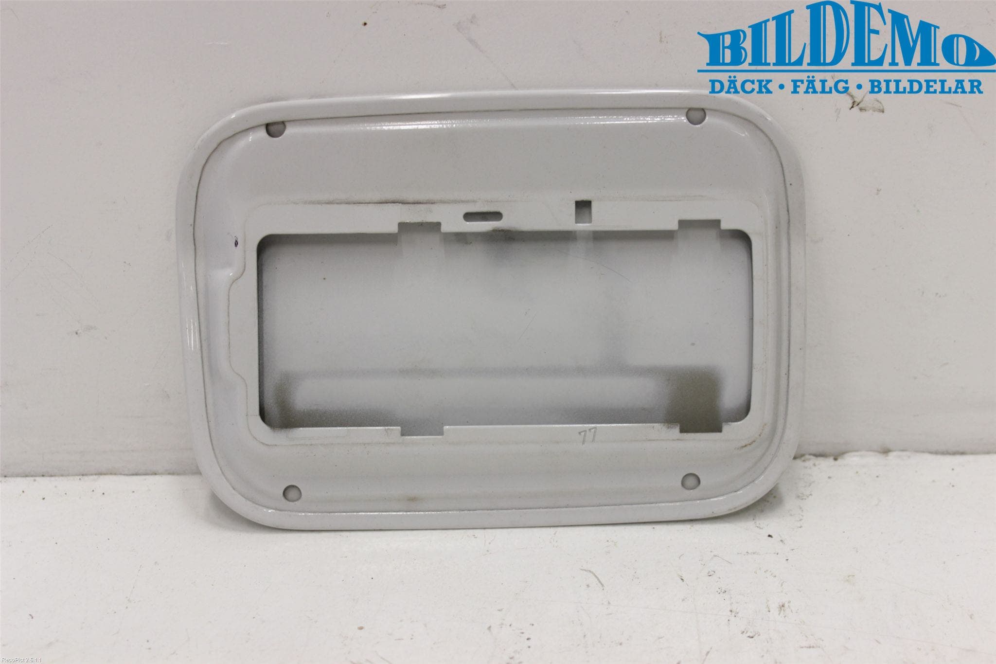 BMW 5 E60/61 Sed/Tou 02-10 Tanklucka