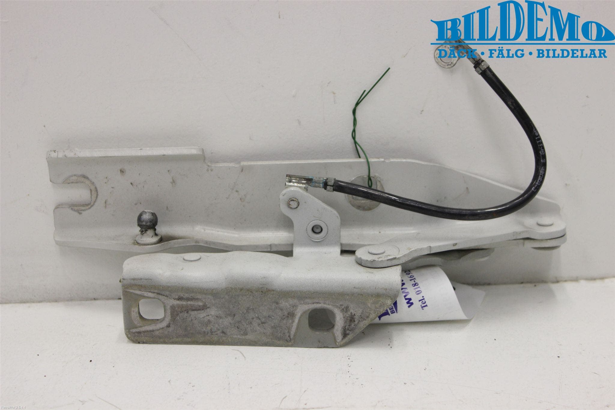 BMW 5 E60/61 Sed/Tou 02-10 Huvgångjärn