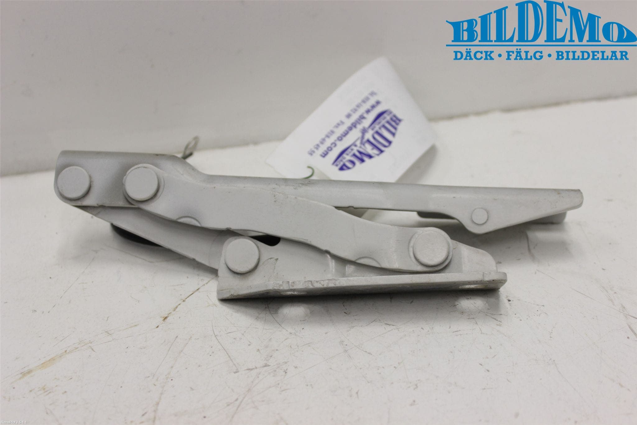 BMW 5 E60/61 Sed/Tou 02-10 Huvgångjärn