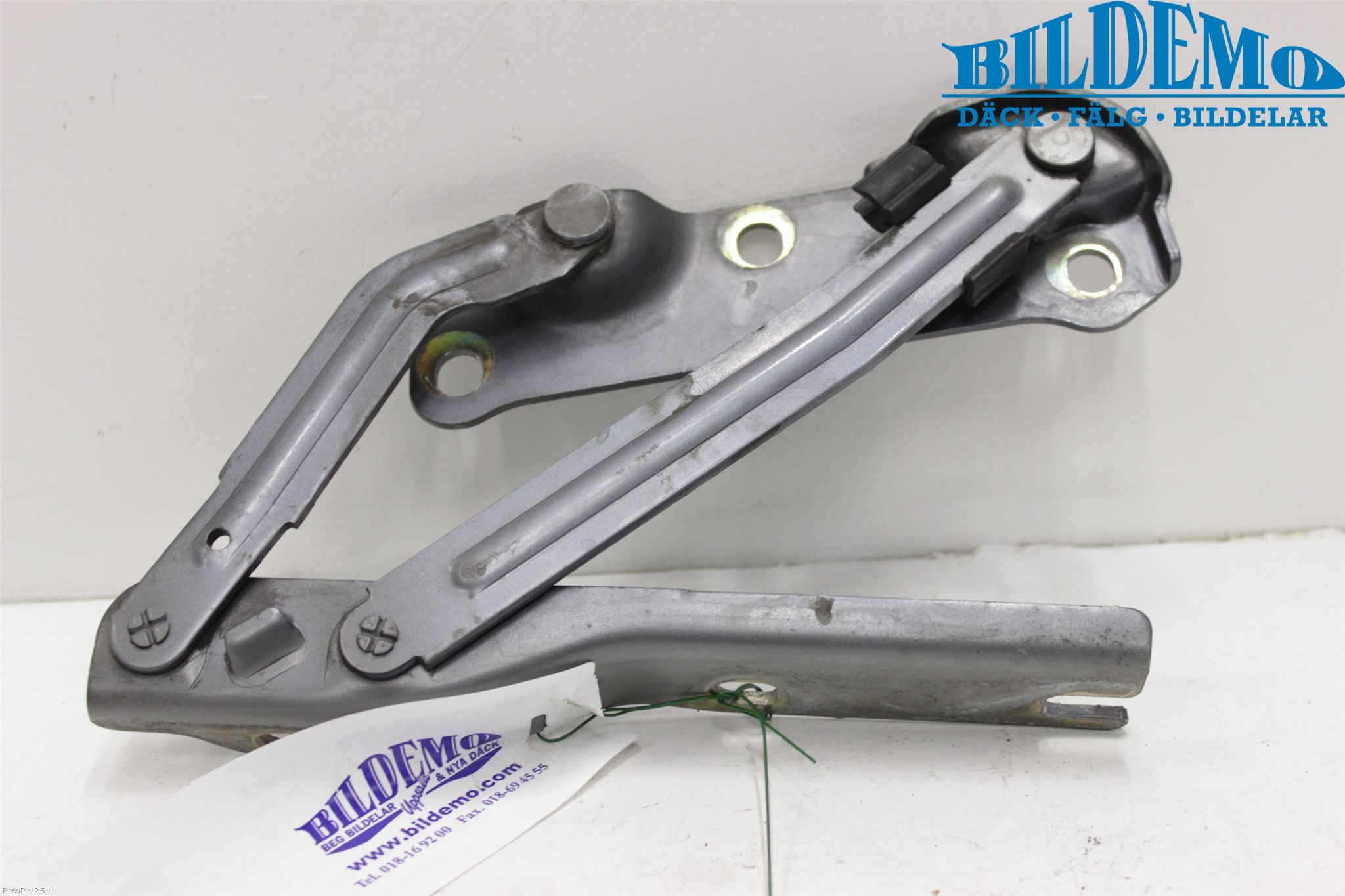 Saab 9-5     06-10 Huvgångjärn