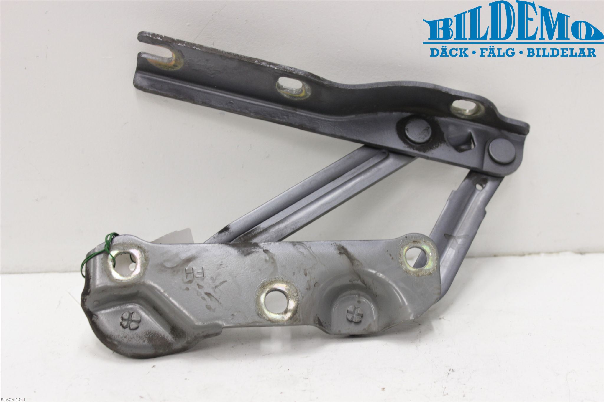 Saab 9-5     06-10 Huvgångjärn