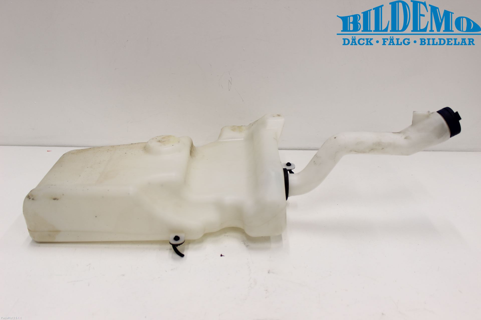 Ford FIESTA     00-01 Spolartank Vindruta