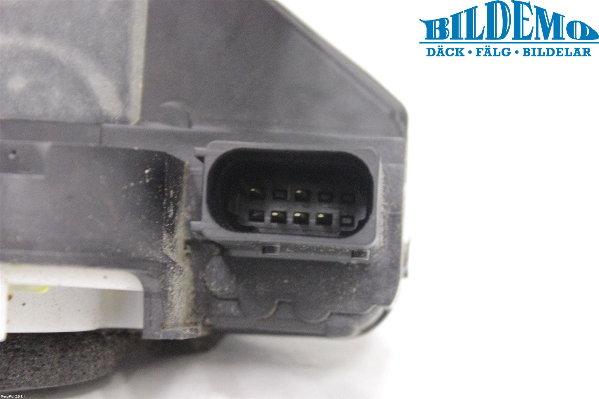 Opel ASTRA J 10-15 Låskista-Dörrlås